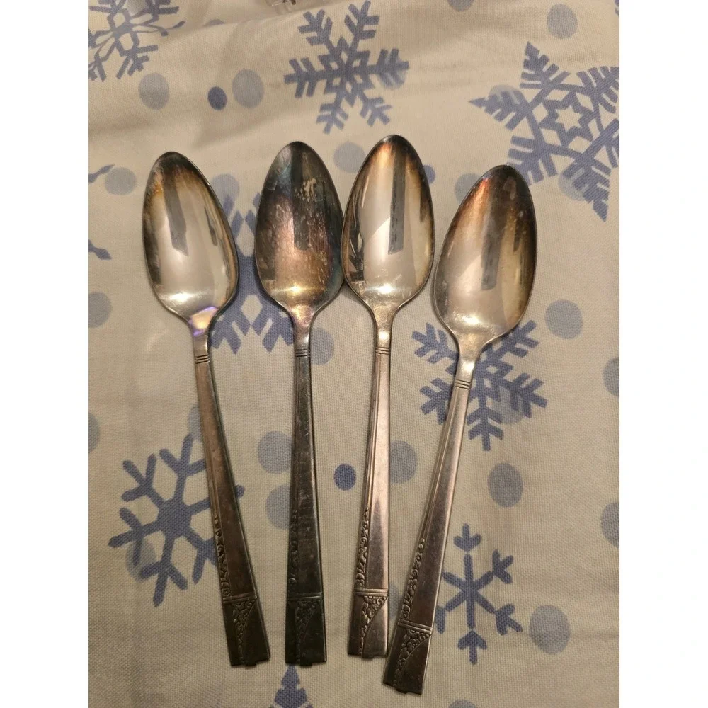 4 Oneida Nobility Plate CAPRICE Silverplate Oval soup‎ spoons